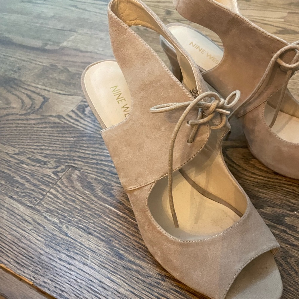 Nine West taupe suede lace up open toed heels. Size 8.5 - Picture 2 of 4